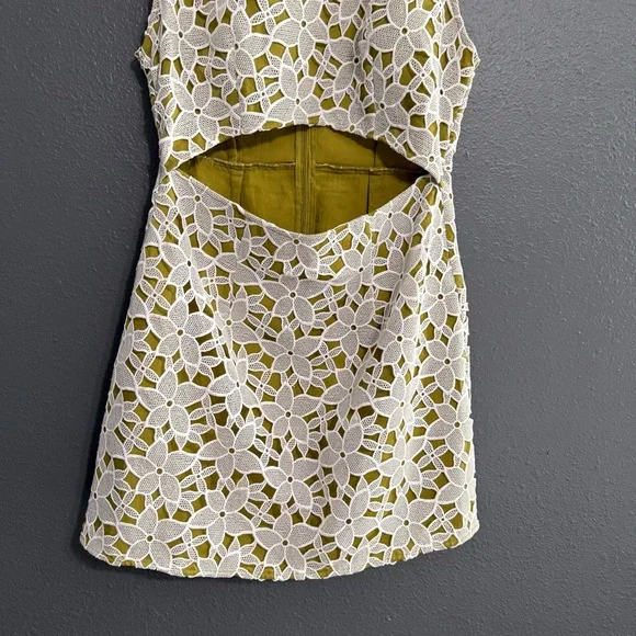 Love Bonito NWT Lace Cutout Mini Dress Size M - Picture 7 of 12